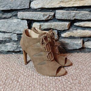 Women's Isola high heel leather open toe shoes size 9